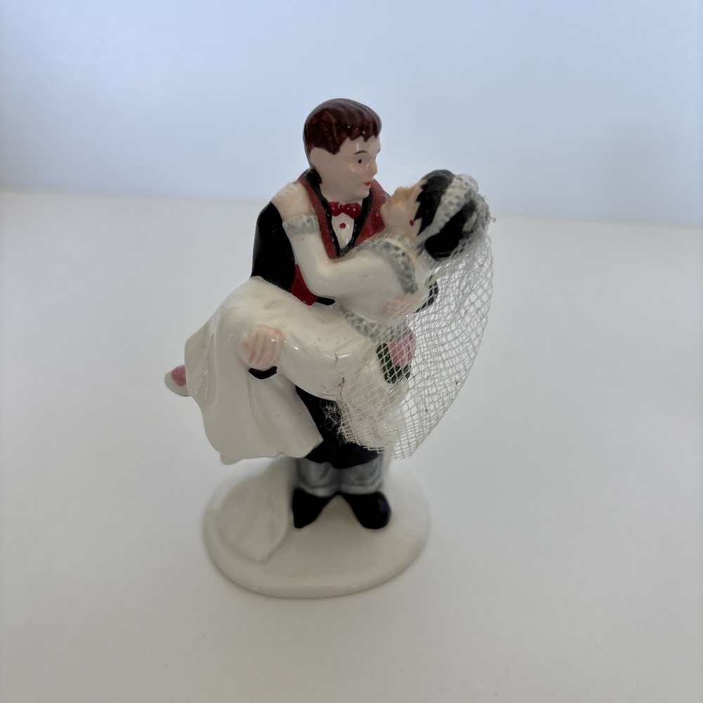 Department 56 Snow Village Just Married Set of 2 Porcelain Village Accessories - Picture 2 of 16